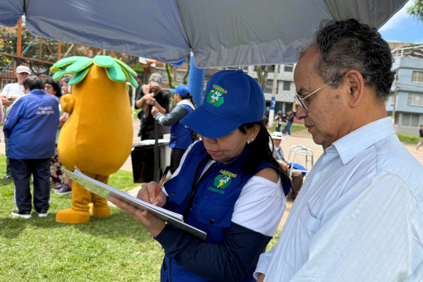 Representantes de organización y comunidad 