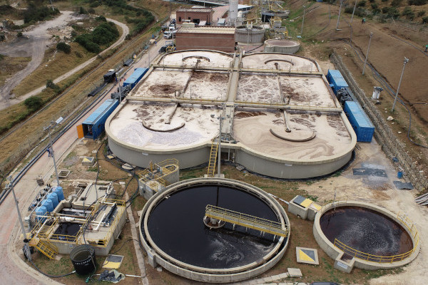 Visita área de la Planta de Tratamiento de Lixiviados.